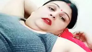 Indian aunty hairy armpit