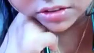 New Chamet video of desi girl in nighty showing nude figure