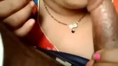 Porn of Desi woman who makes XXX man happy with the help of her mouth