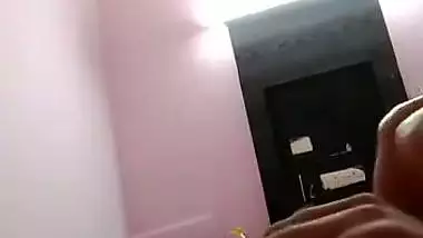 GF sucks BF’s dick and rides on it in desi sex