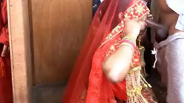 Desi sex video of Sasur fucking his Bahu on her suhagrat